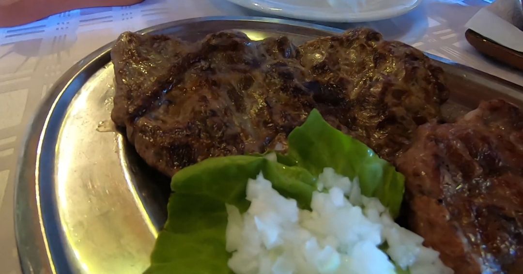 Osnovni sastojci, poput dimljene paprike i majčine dušice, daju karakter specijalitetima.